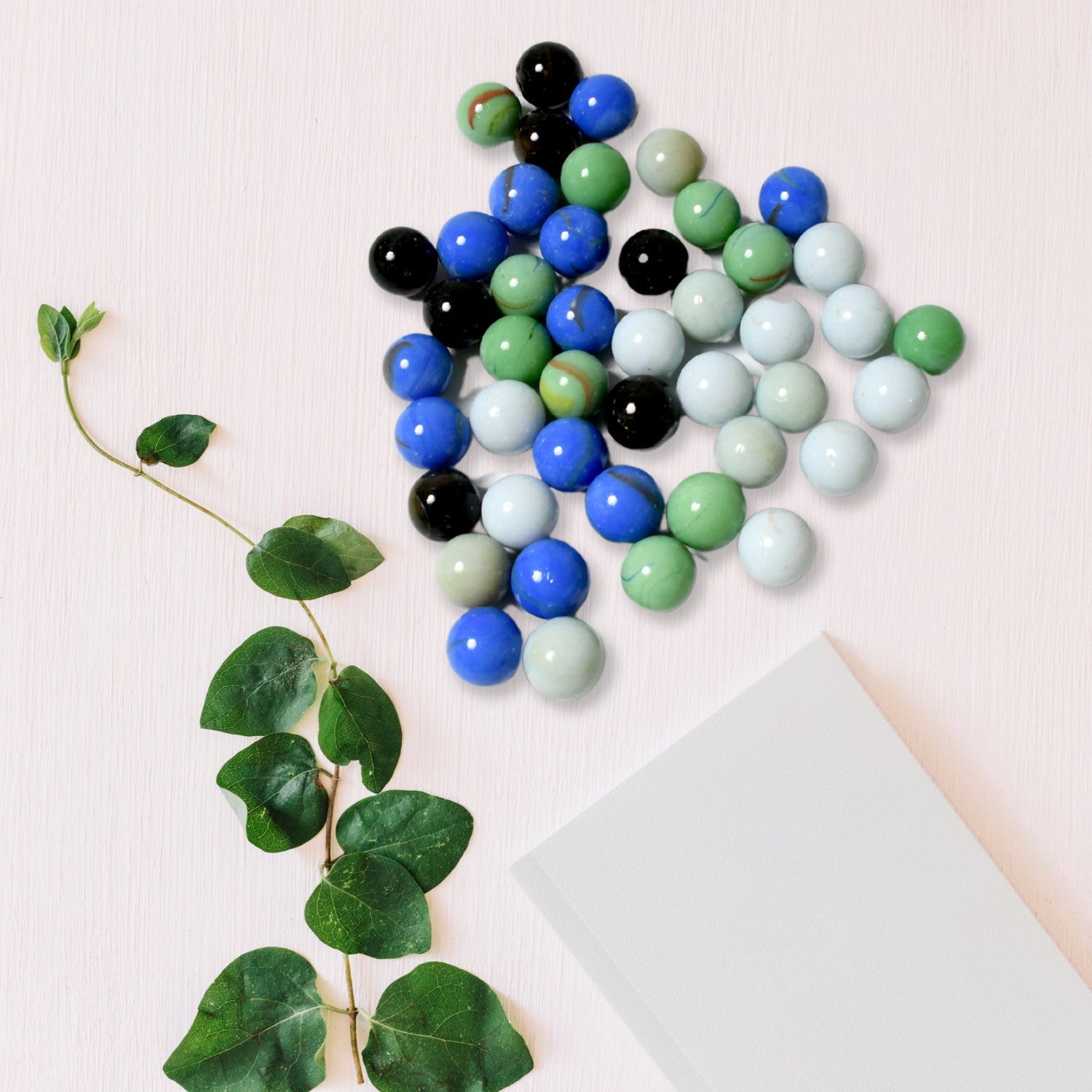 Multi-Color Decorative Stone for Garden / Lawn / Aquarium Fish Tank Gravel / Flower Pots Decoration Pebbles for Fish Bowl & All Purpose Attractive Stone Set Multi-Color Decorative Stone for Garden / Lawn / Aquarium Fish Tank Gravel / Flower Pots Decoration Pebbles for Fish Bowl & All Purpose Attractive Stone Set